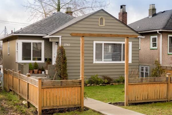 Bright and beautifully renovated East Van. home (East 8th avenue)